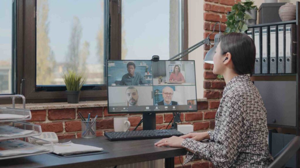 How to Lead and Manage in a Virtual Office Space
