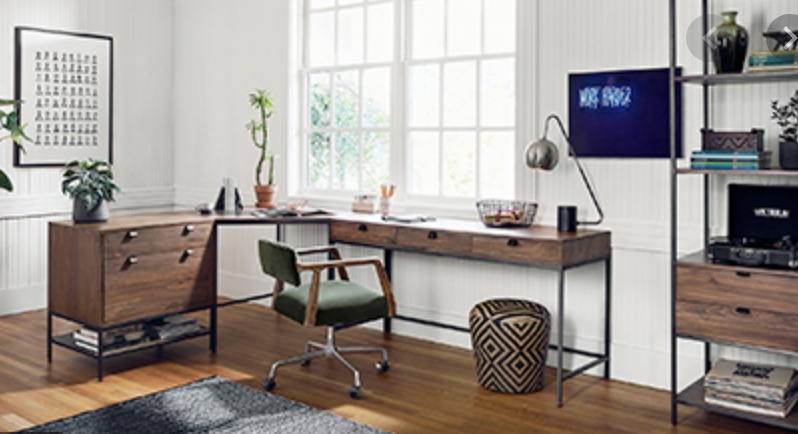 Comparison between a virtual office and a home office, highlighting the benefits of using both for business success.